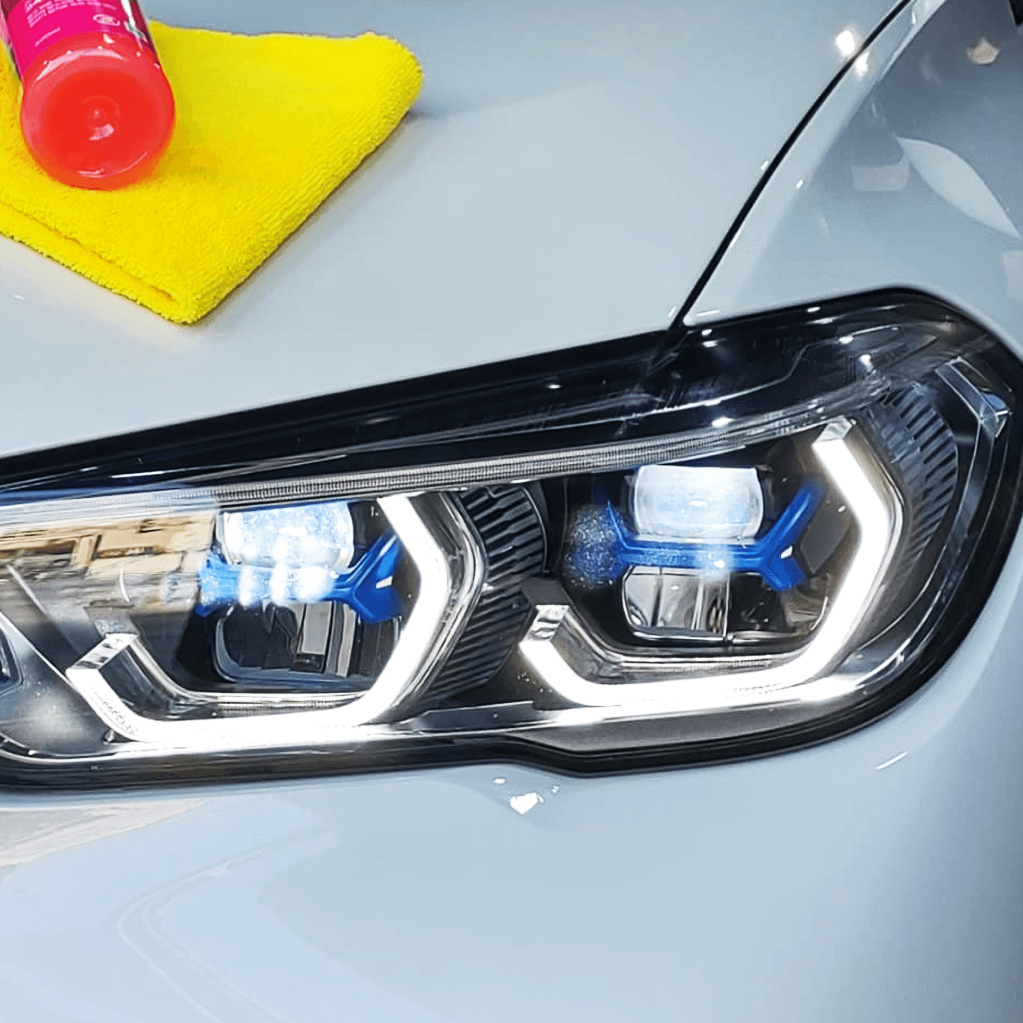 Entretien et nettoyage d'une voiture : la microfibre pour un