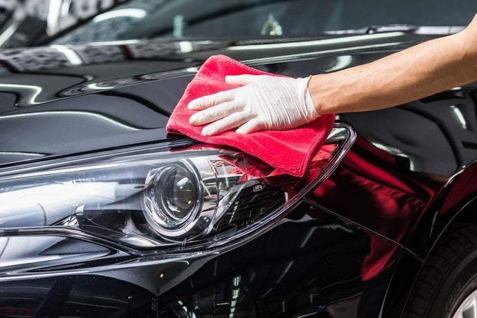 Arrêtez le gaspillage de serviettes en papier et optez pour des chiffons en microfibre pour la vitrerie